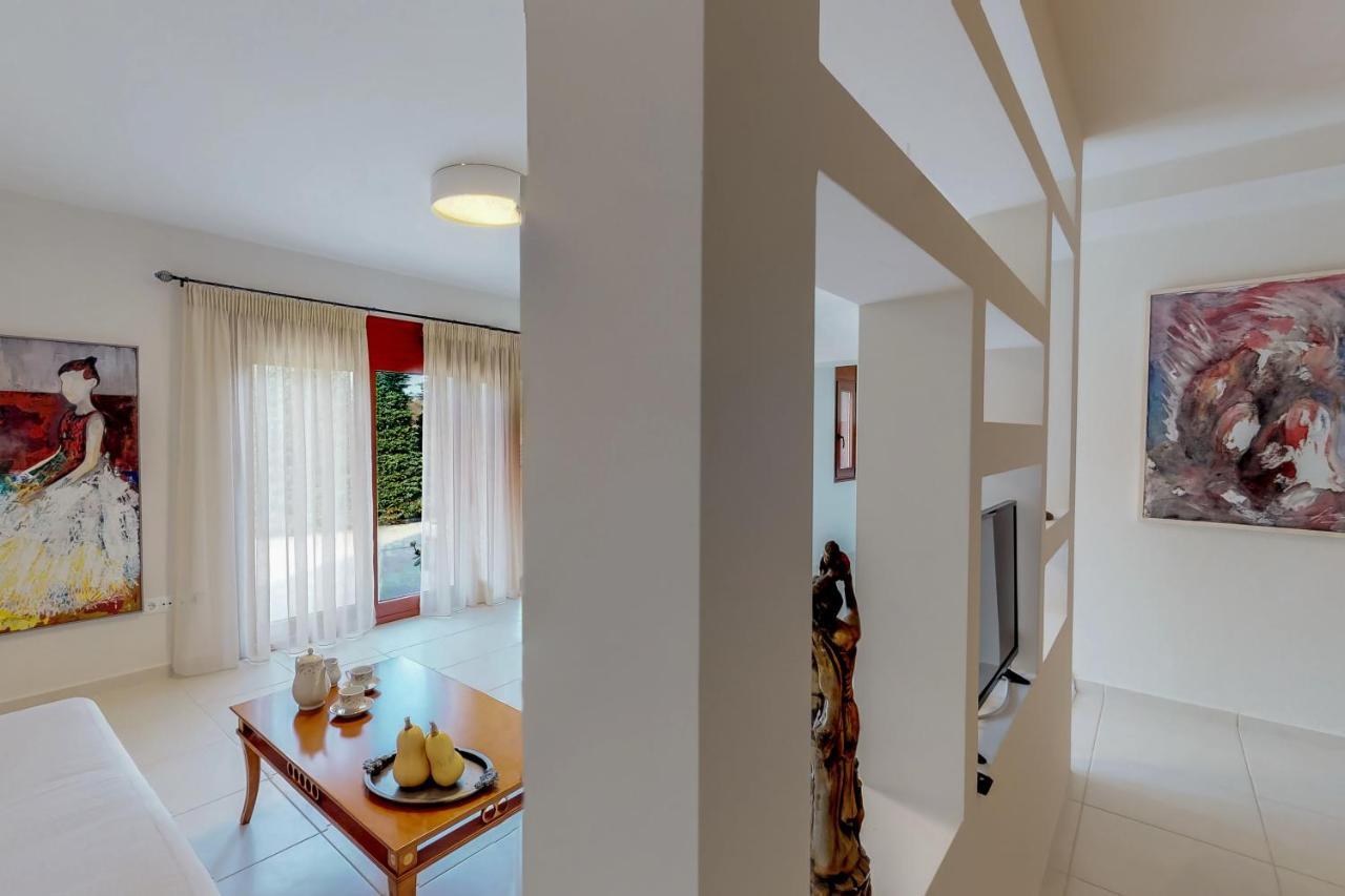Villa Ocean Complex *