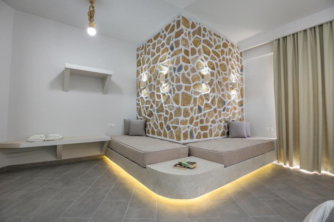 Oasis Hotel *