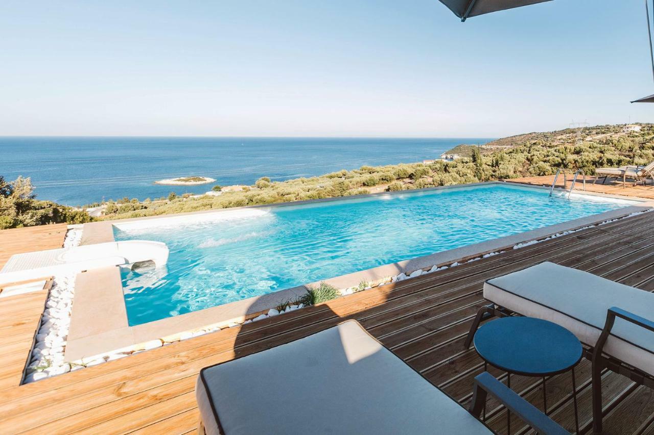 Yiameli With Private Pool Skinaria
