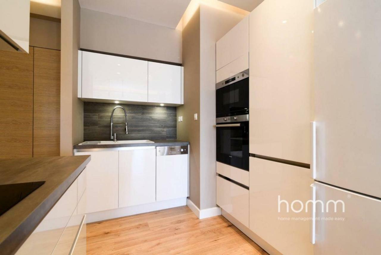 142m² Bright With Marina View Apartment