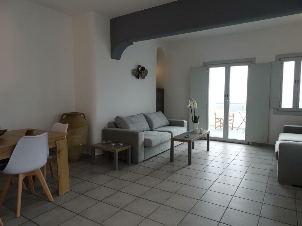 Holiday home Santoriviera House