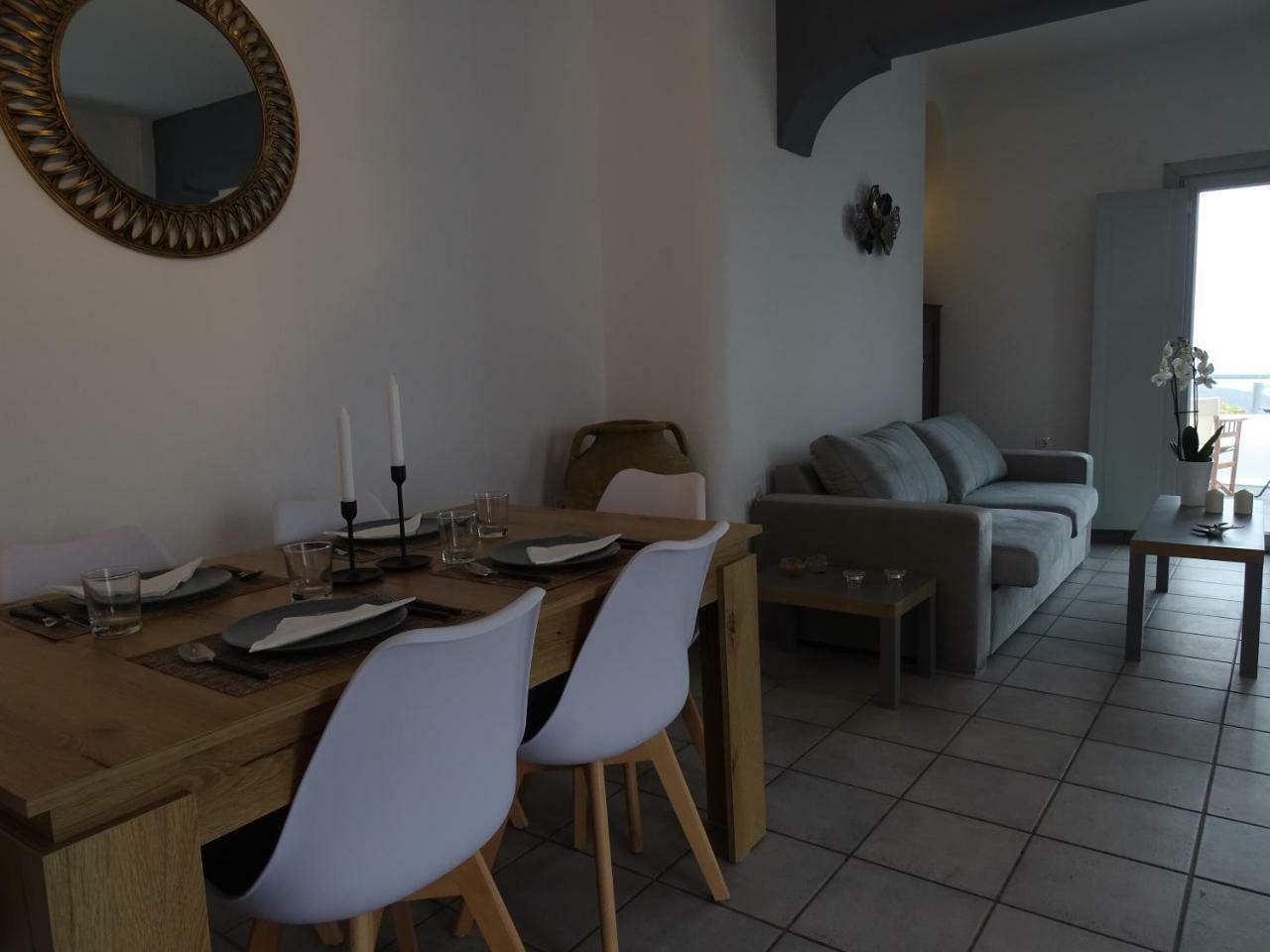 Santoriviera House