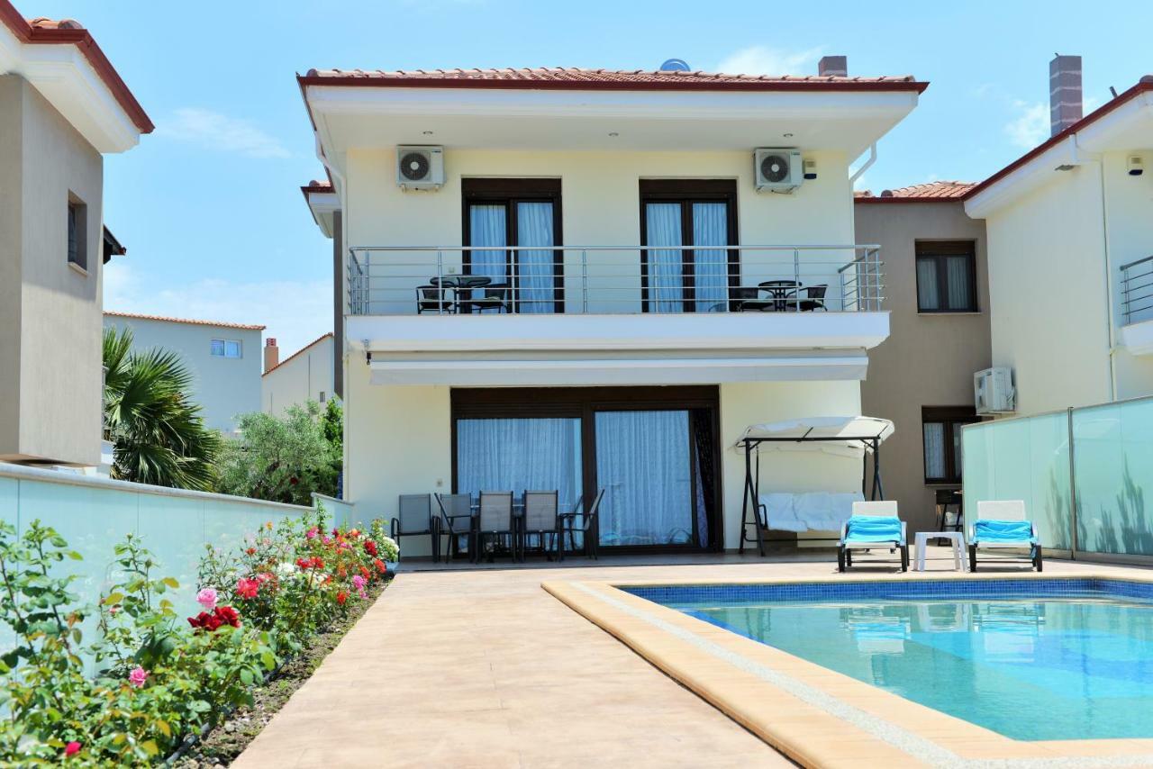 Villas *