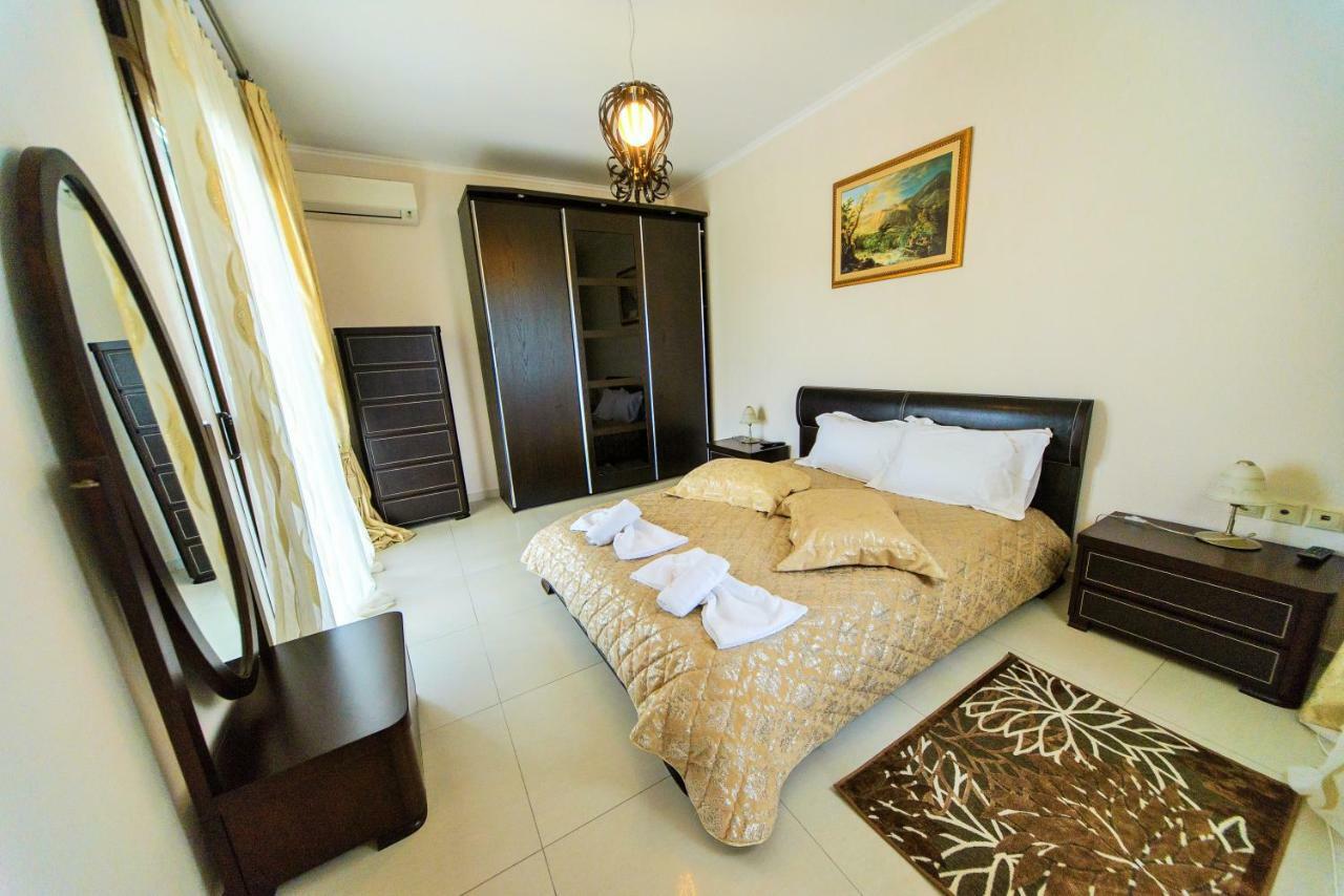 Villa Villas