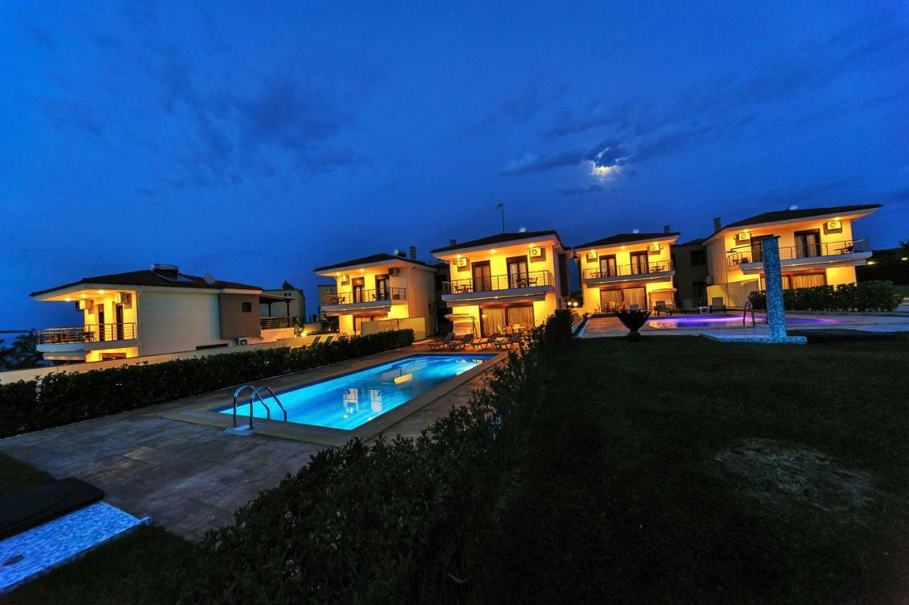 Villas Villa *