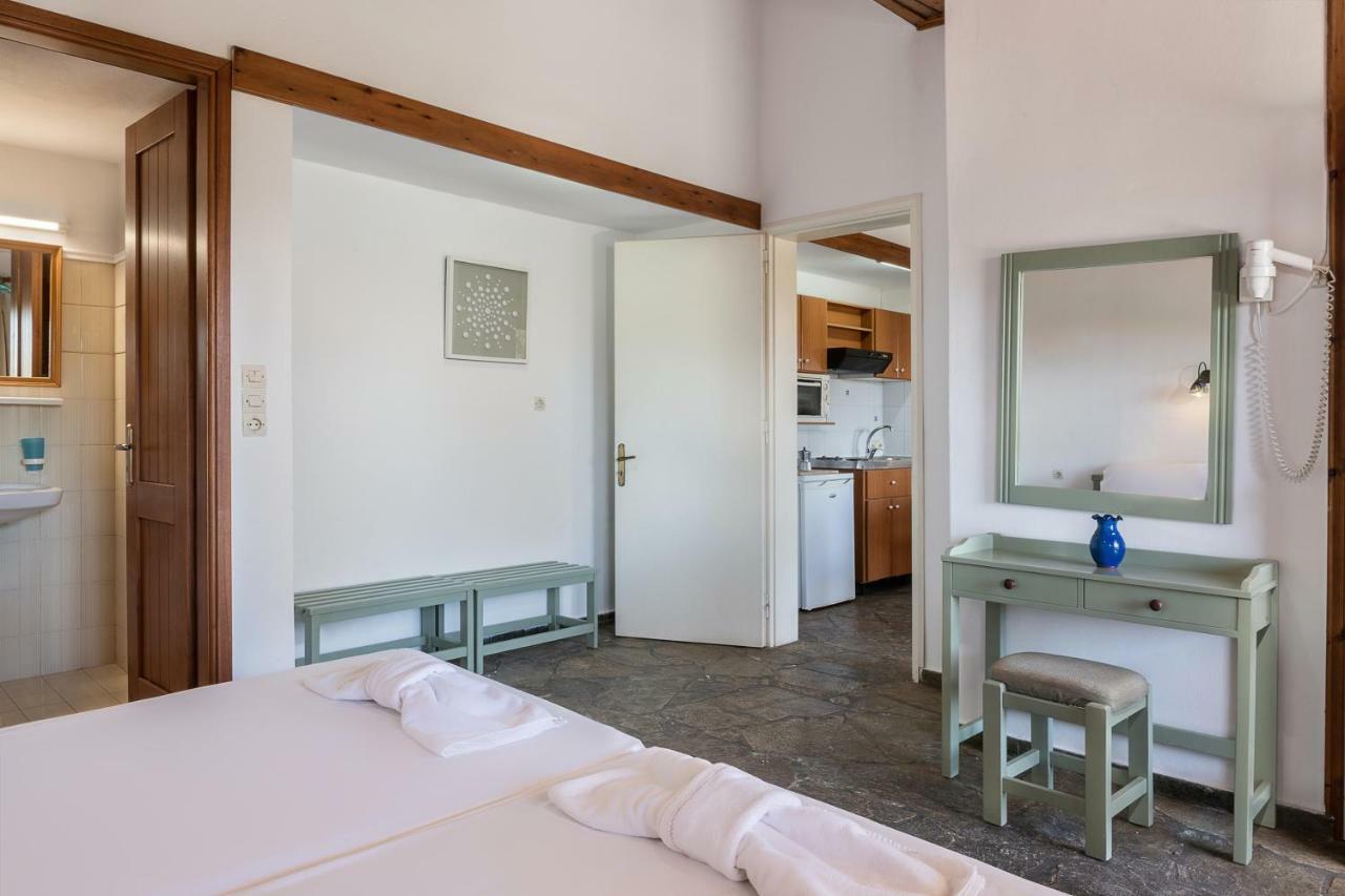 Androulakis Apartment *