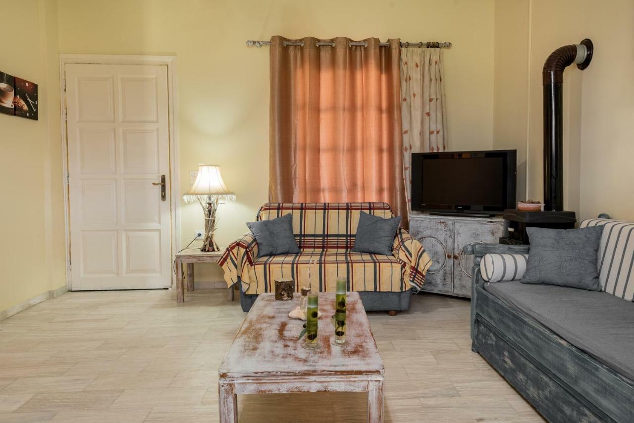 Augoustinos Country house *