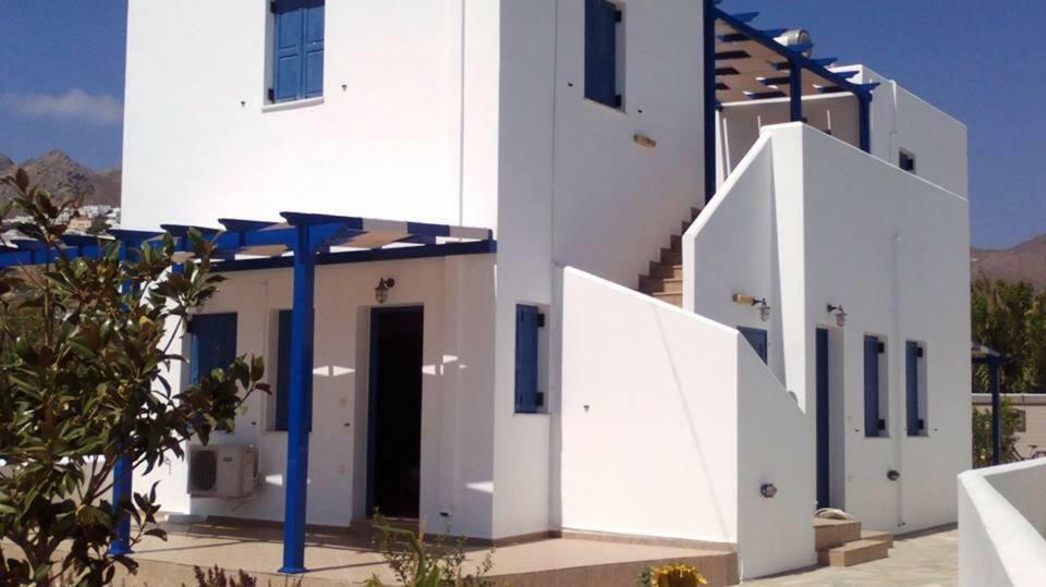 Ninemia * Serifos Town