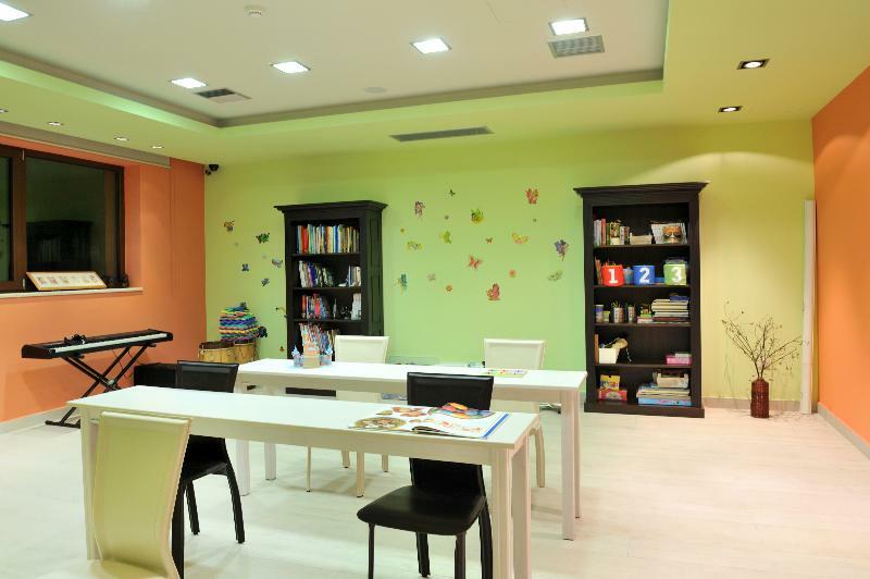 Apartment Polyastron Place *