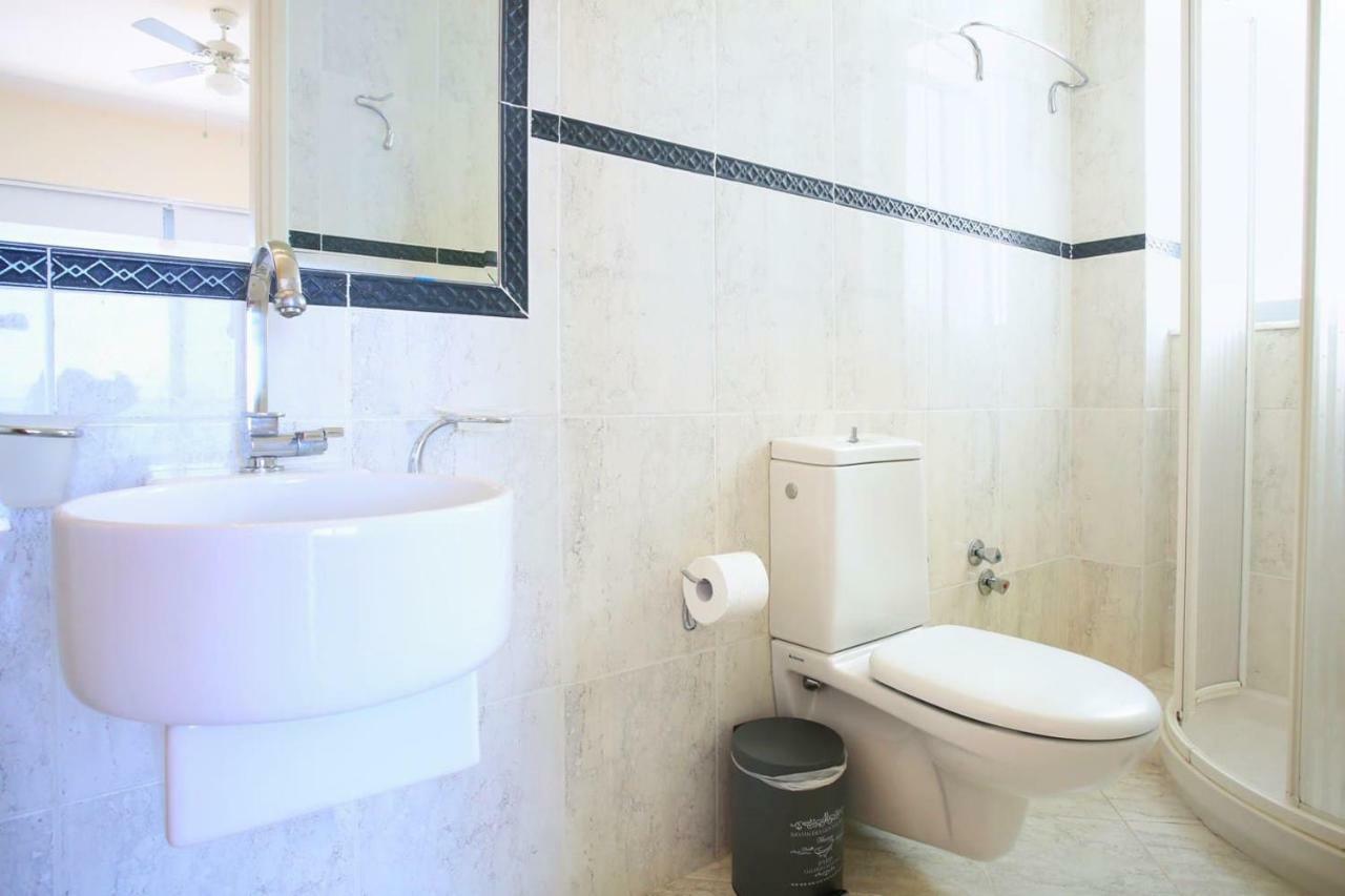 Seafront, 5star - 4min Walk To Private Villa *