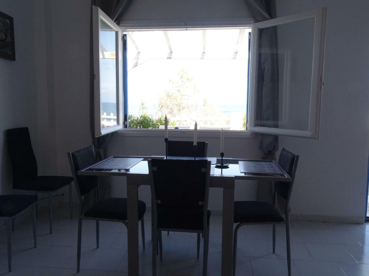 Nama House Monolithos (Santorini)