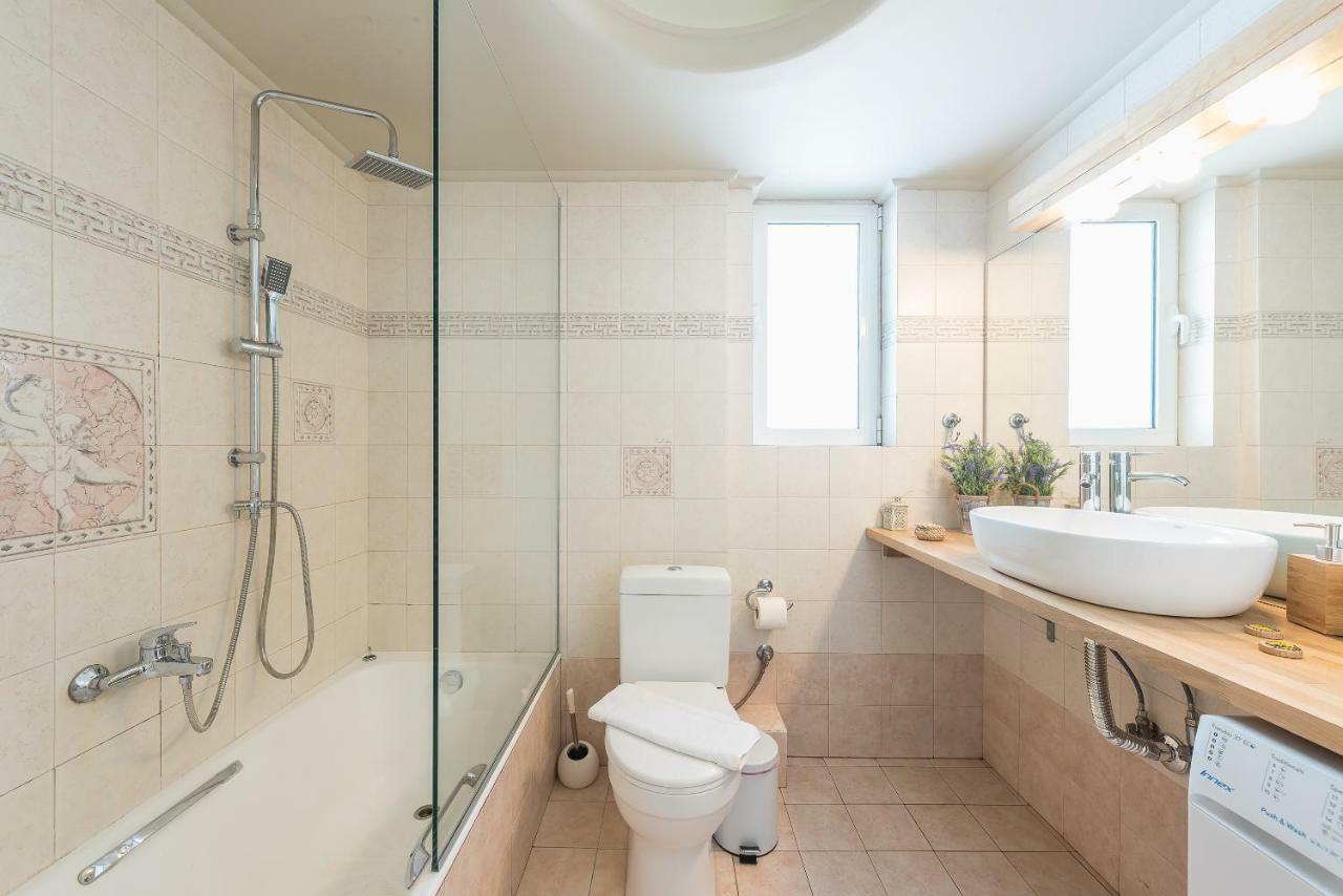 Luxury And Spacious For 6 Guests Apartment *