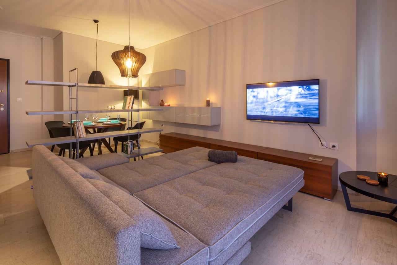 Kleio - Spacious In Glyfada Apartment