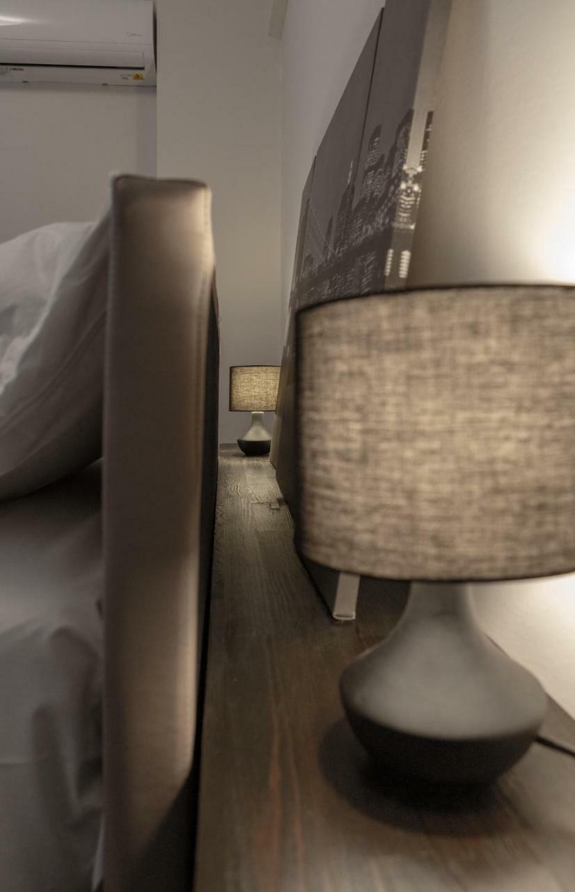 Kleio - Spacious In Glyfada * Athens