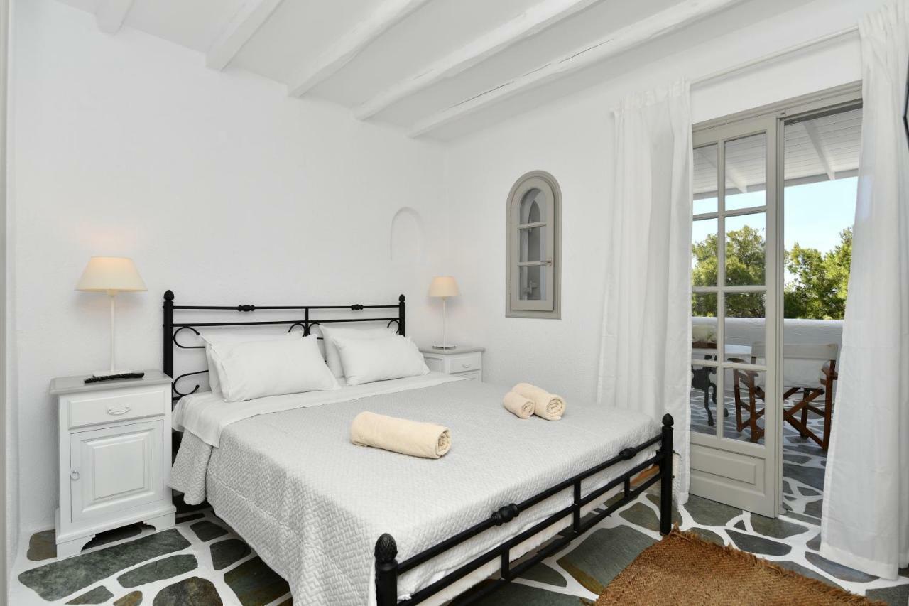 Santa Flora 3 Bedroom House A Parikiaas Edge Holiday home *