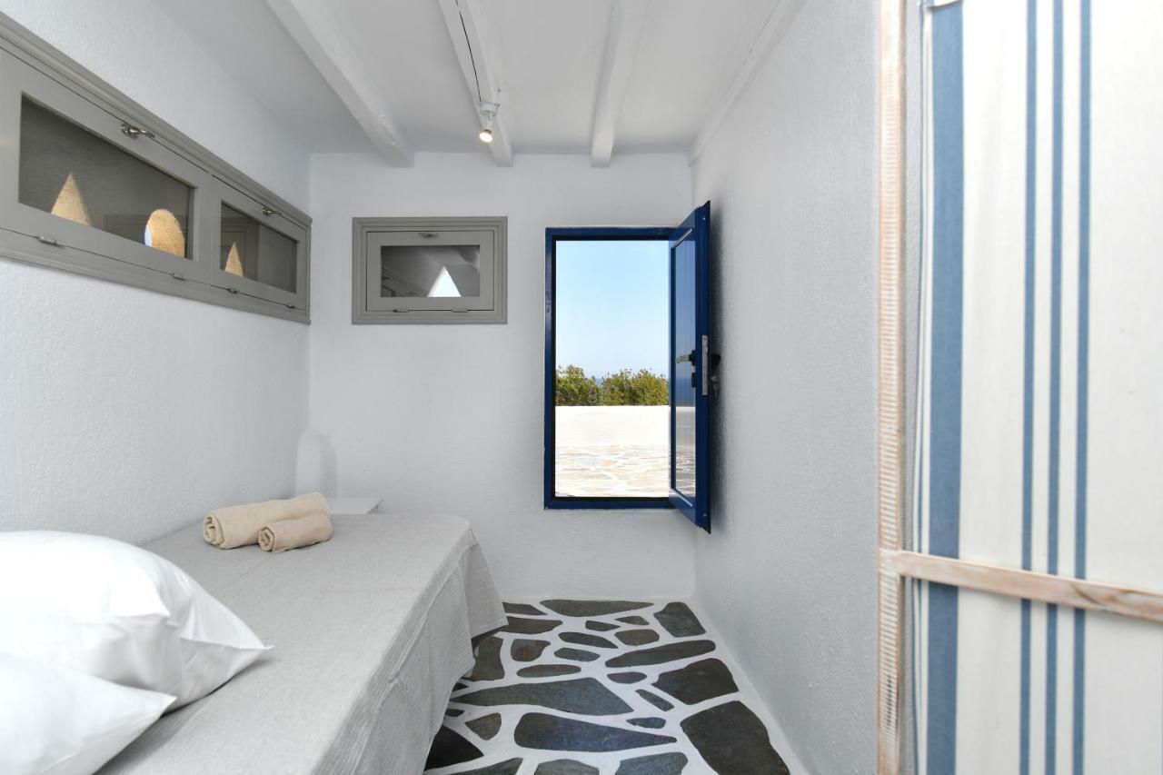 Santa Flora 3 Bedroom House A Parikiaas Edge Holiday home *