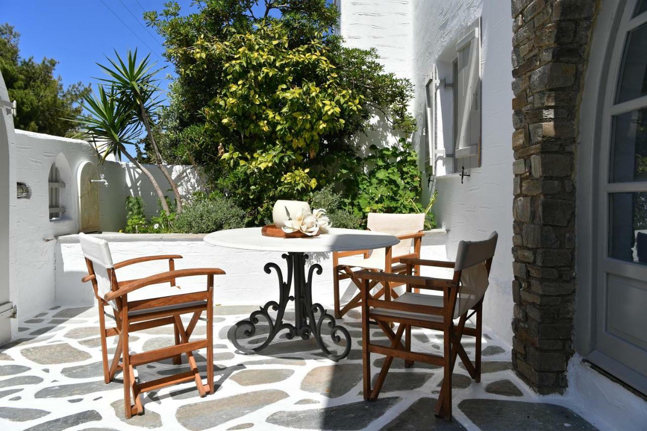 Santa Flora 3 Bedroom House A Parikiaas Edge Holiday home *