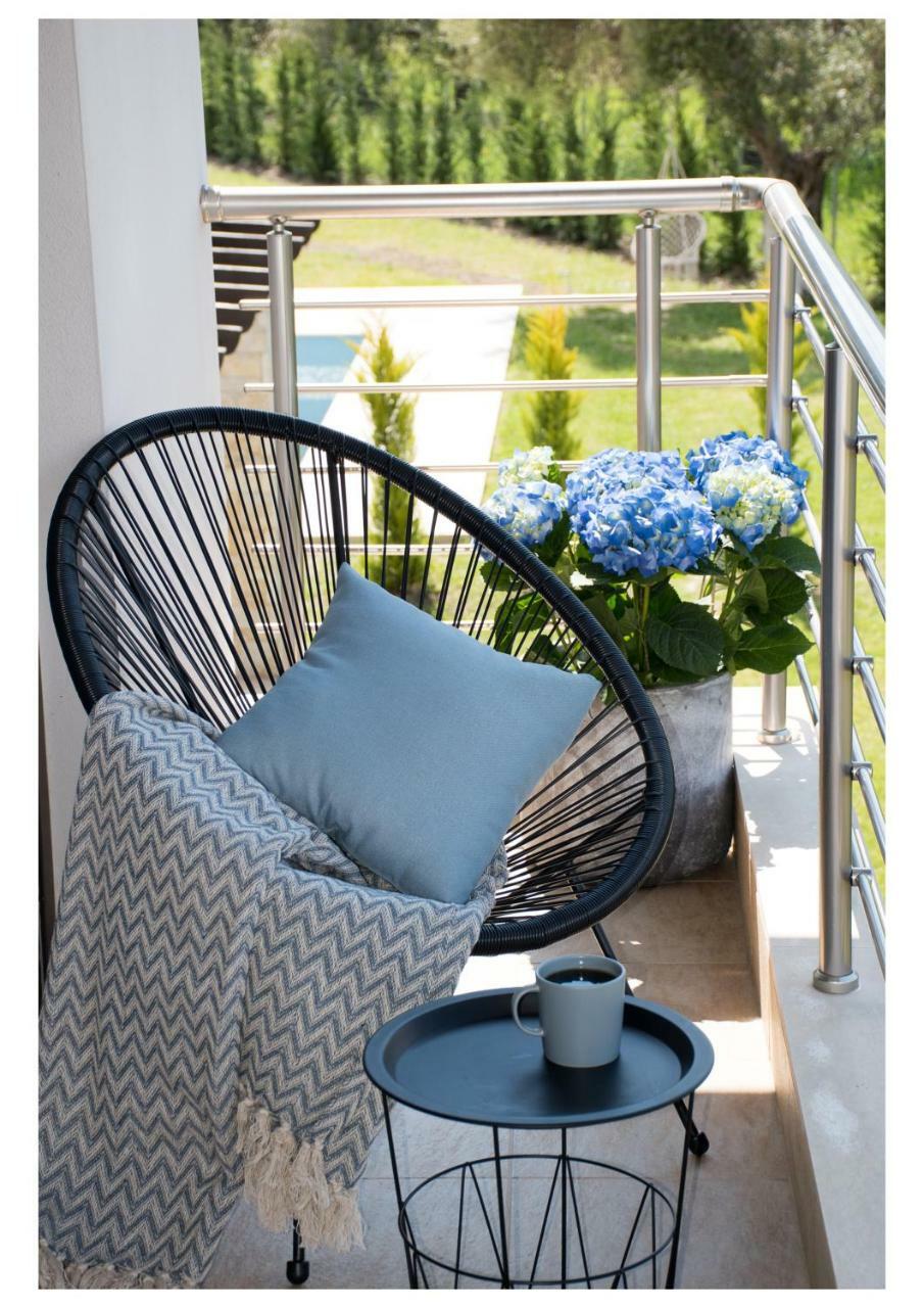 Friday Mood By Diomedes Group Pefkochori