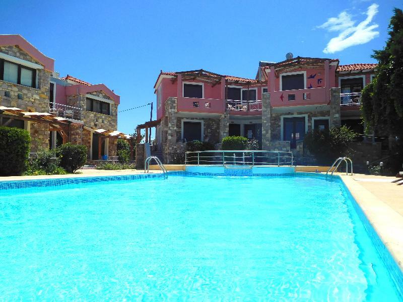 Aeolis & Apartment Apidias Lakos