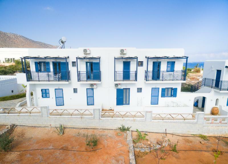 Okirroi Hotel