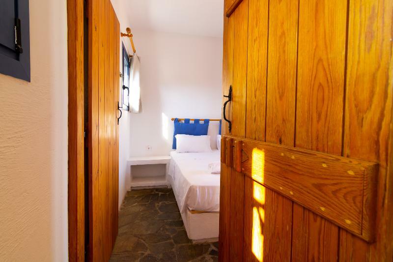 Okirroi Hotel *