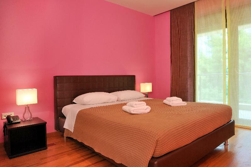 Polyastron Place Apartment *
