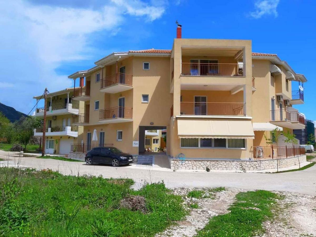 Athineon * Nydri (Lefkada)
