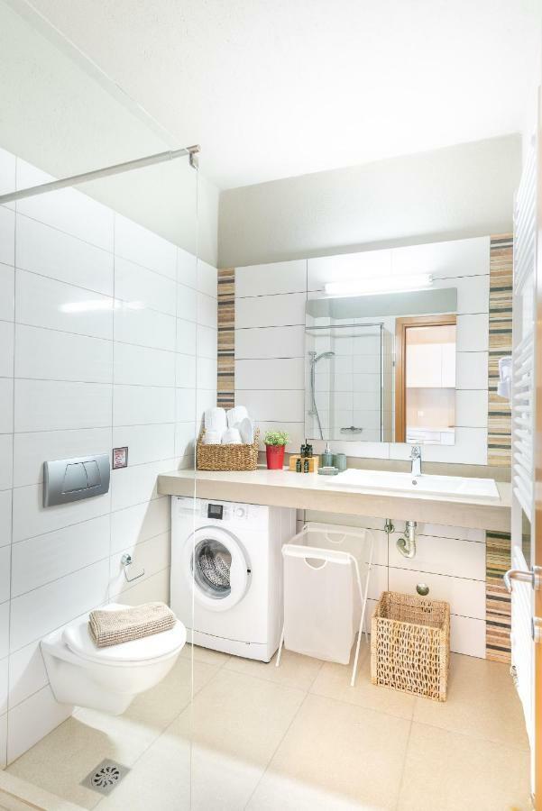 Almira Luxury Apartment *