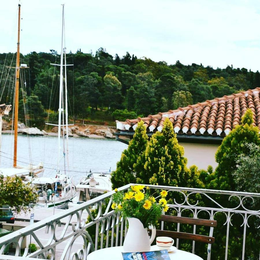 Mira Mare Hotel, 2* Galaxidi