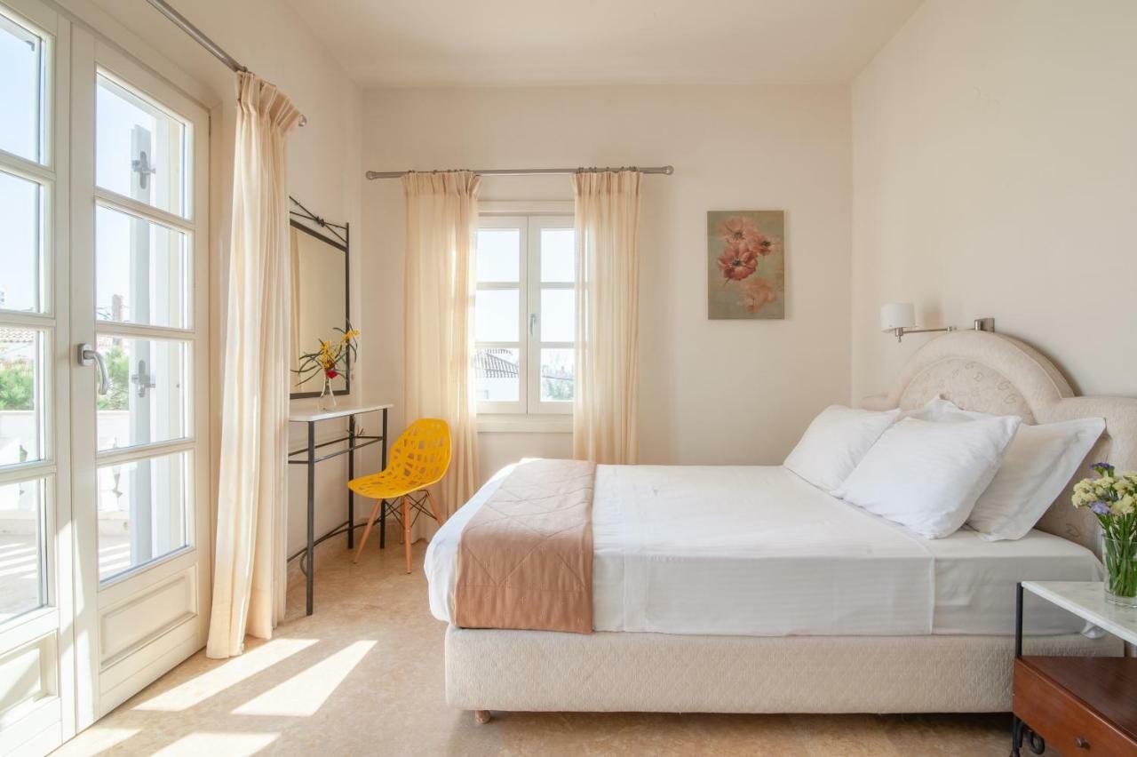 Mimoza Spetses Town