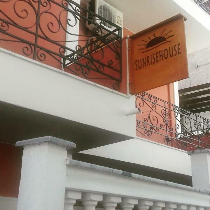 Guest house Sunrise House 2*
