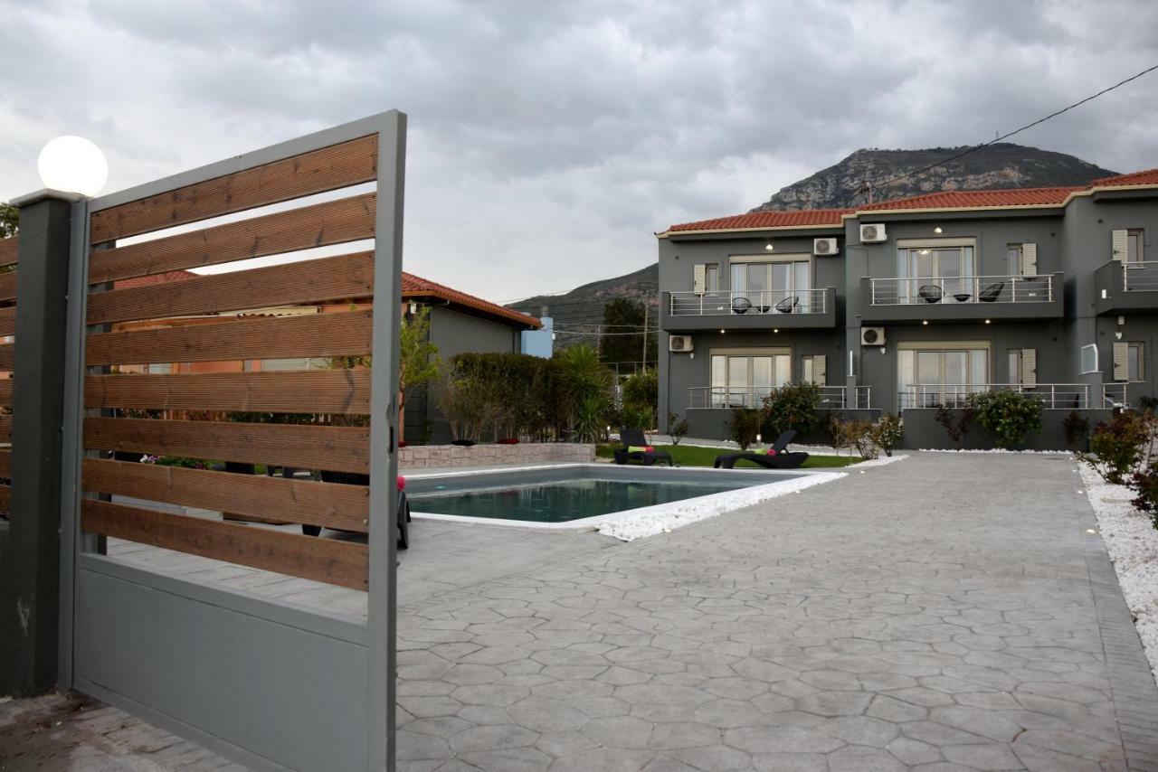 Isola Aparthotel *