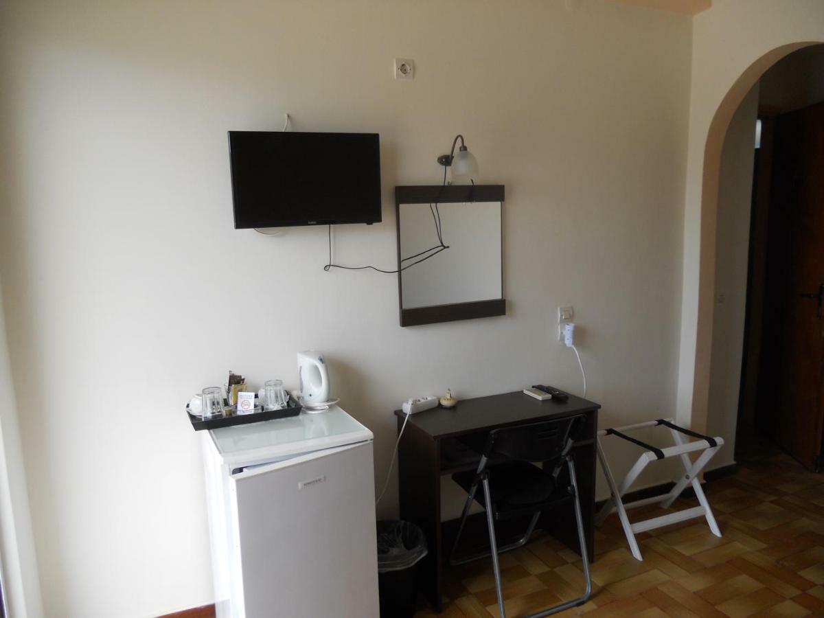 Milton 2* Mavrovouni (Laconia)