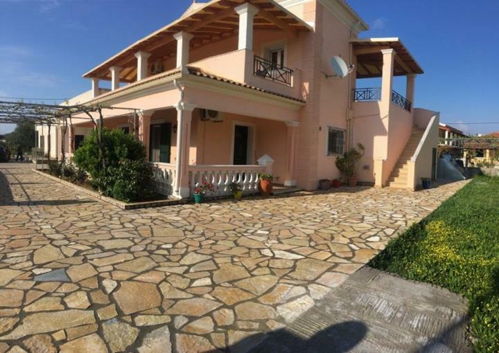 Anna * Acharavi (Corfu)