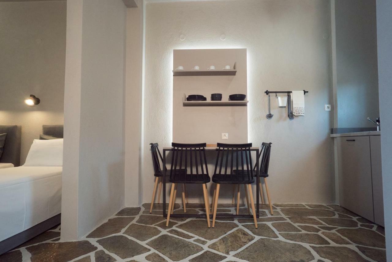 Melies- Seaside Boutique Chorto