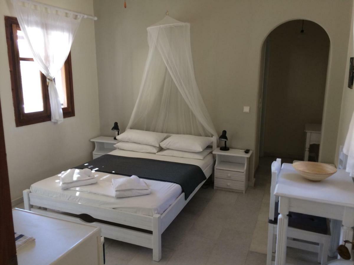 Studios Apartment