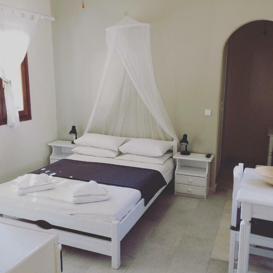 Apartment Studios Logaras