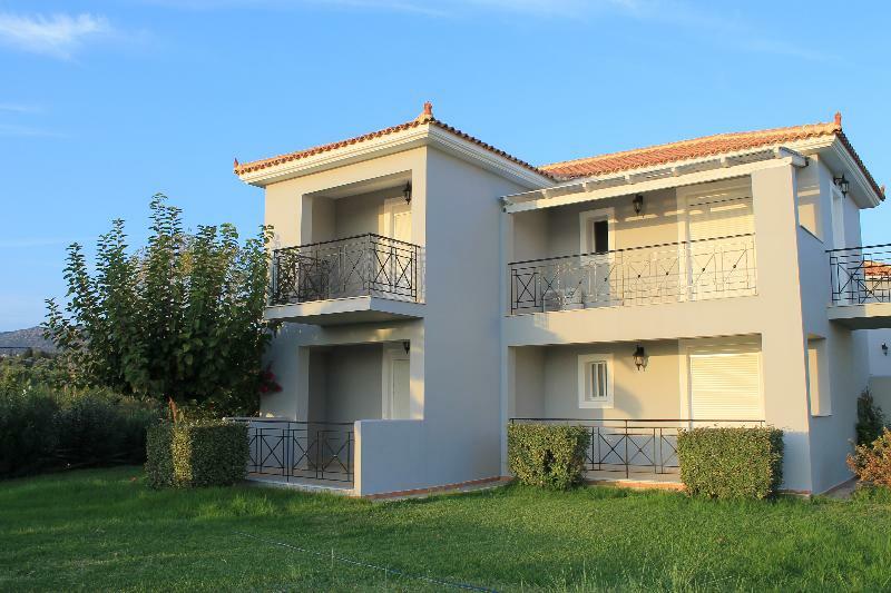 Astra Village And Aparthotel Livathos (Kefalonia)