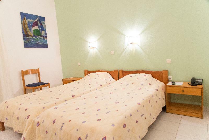 Athina Hotel 3*