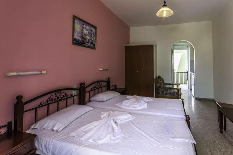 Vossos Aparthotel Laganas
