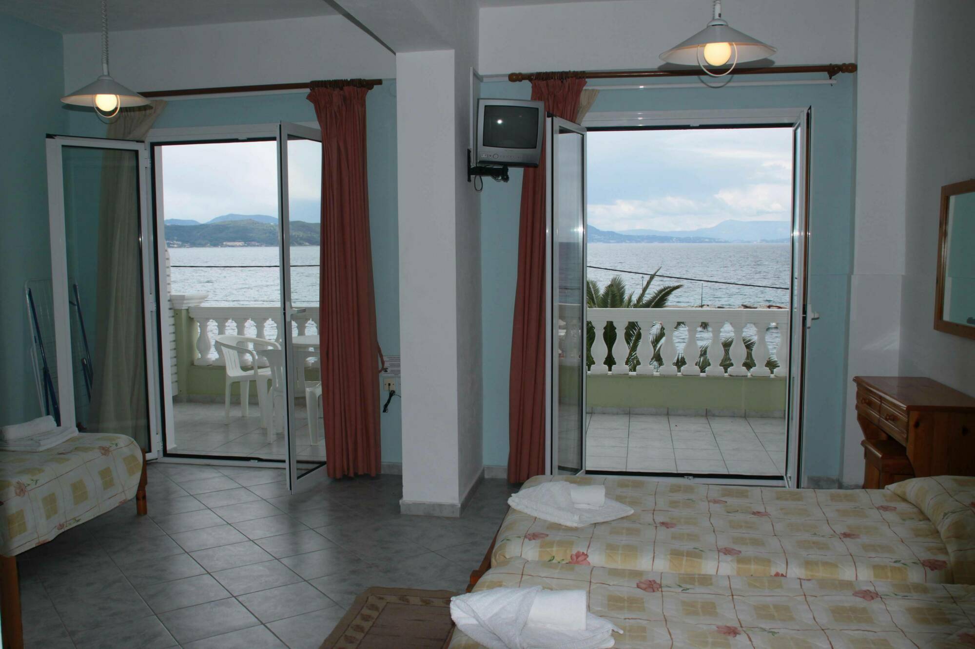 Hotel Golden Sunset