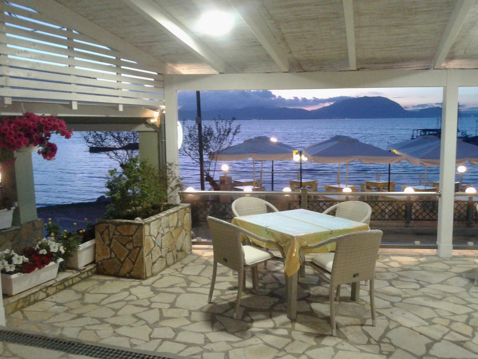 Golden Sunset Hotel Mpoukaris