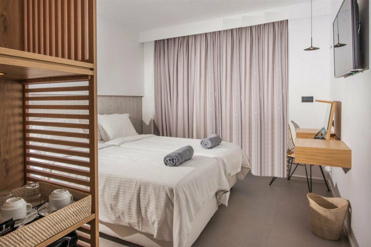 Enorme Ammos Hotel