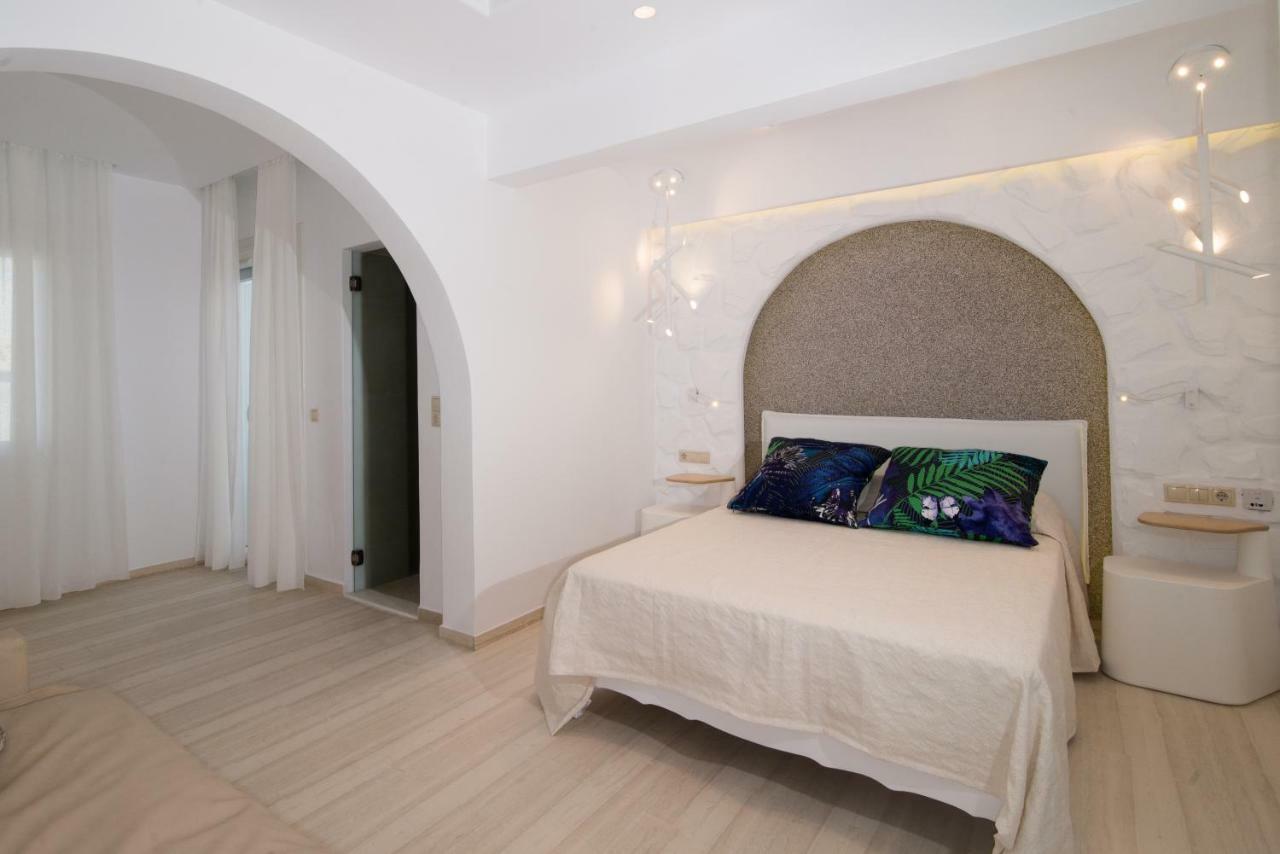 Spiros Aparthotel 2*