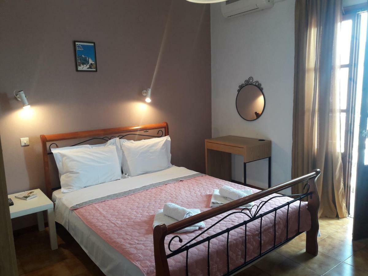Kastro Studios * Skopelos Town
