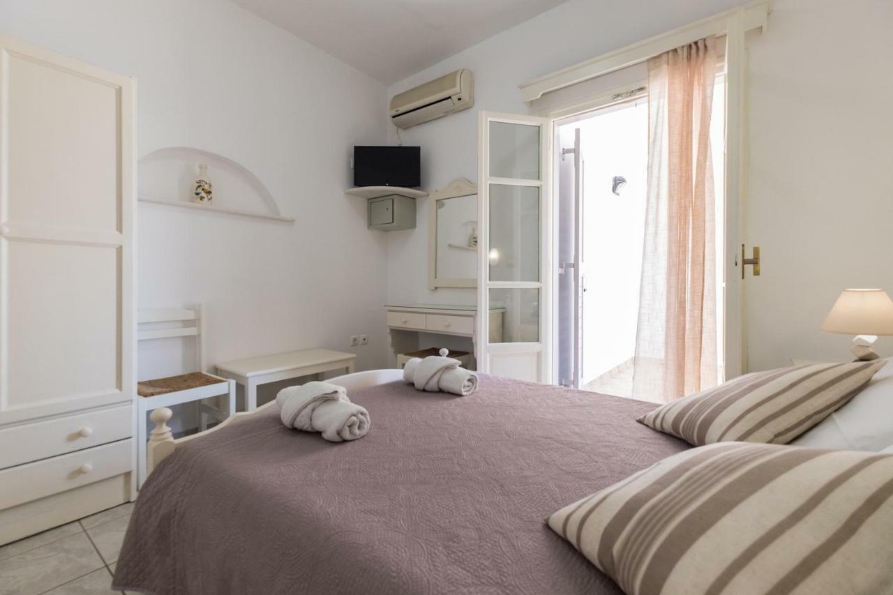 Joseph Naousa (Paros)