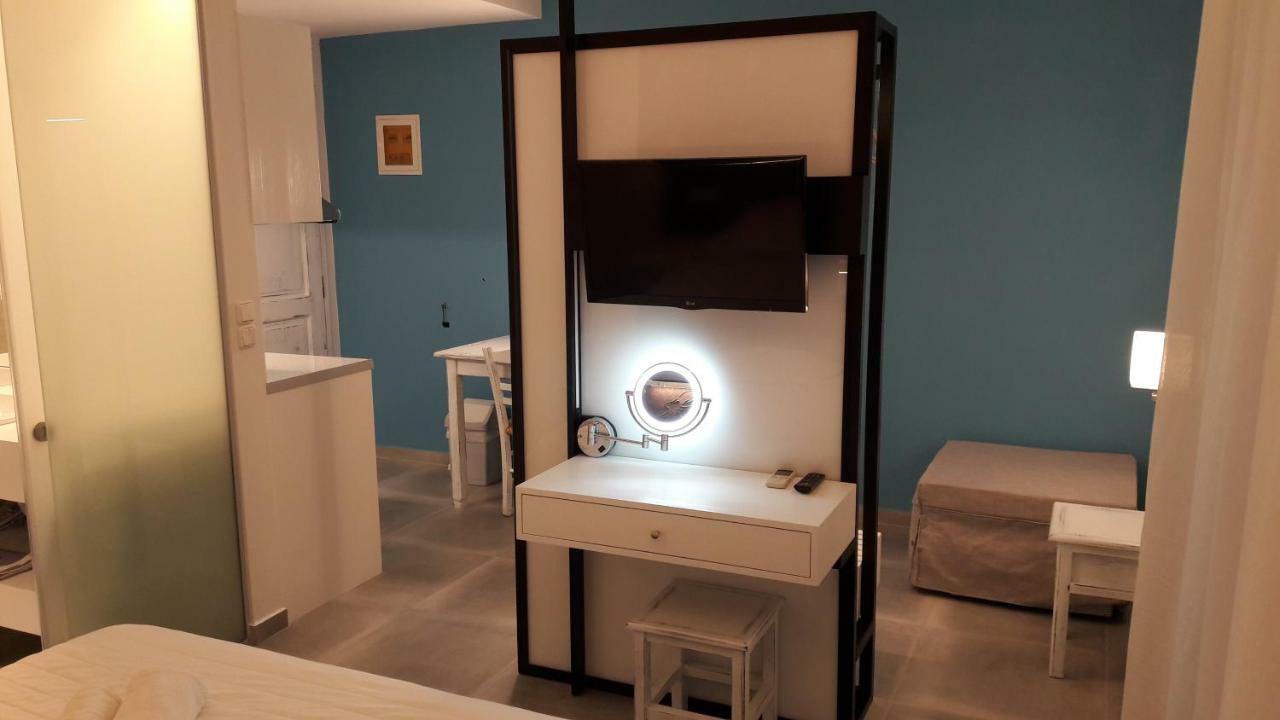 Niriides Aparthotel 3*