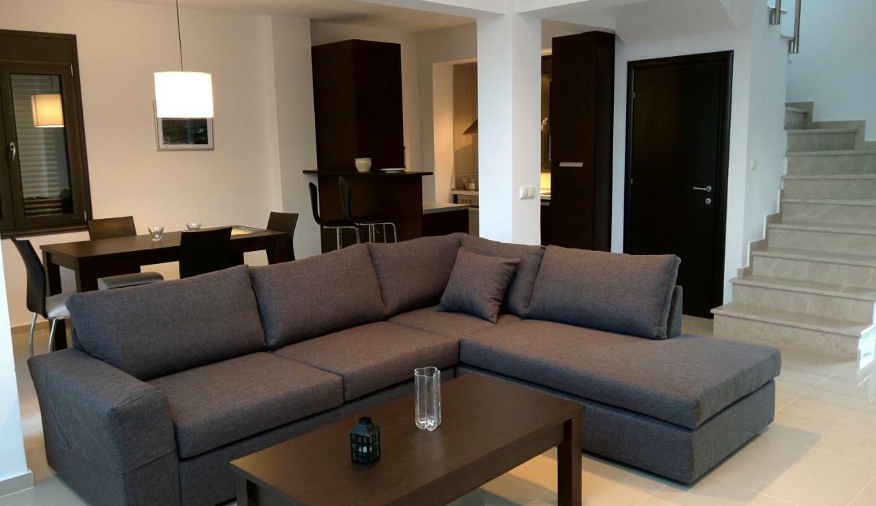Sunny Sani Luxury Villas *