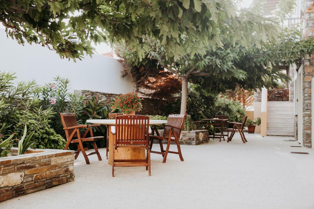 Augustis Aparthotel Ormos (Andros)