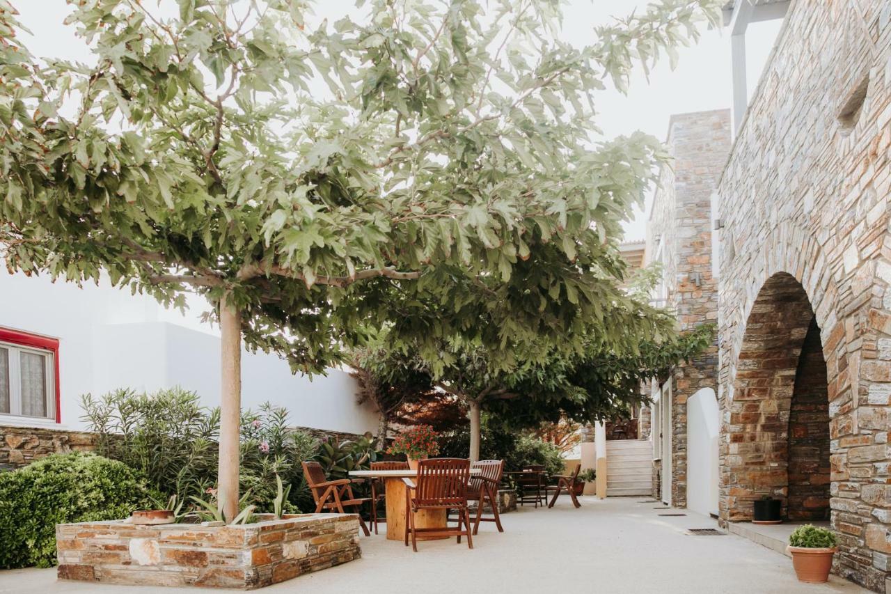 Augustis Aparthotel Ormos (Andros)